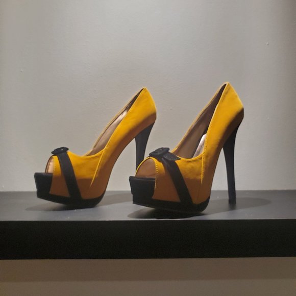 Belt embellishment platform heels - Picture 1 of 2
